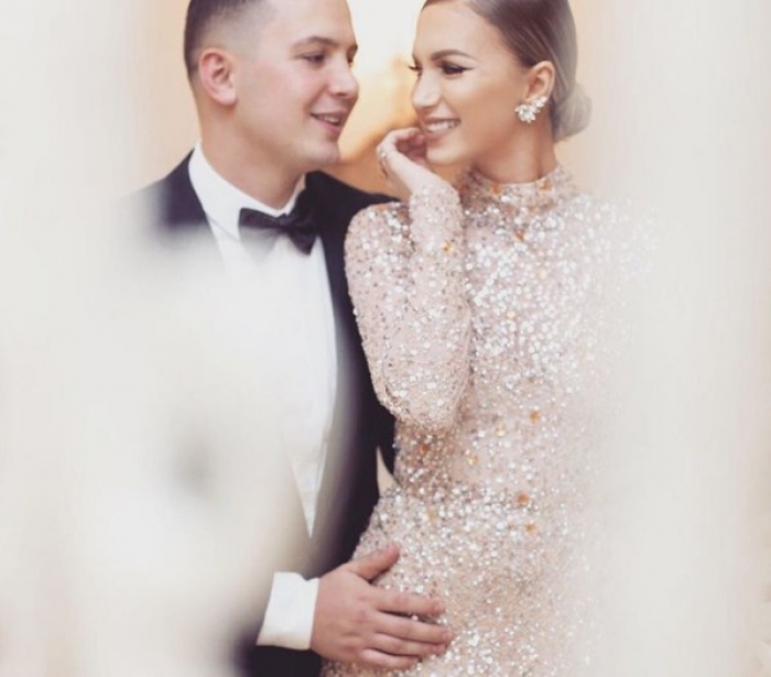 Jeta si sheik e të dashurit të Lori Hoxhës, i rrethuar nga luksi tërheq vëmendjen e të gjithëve