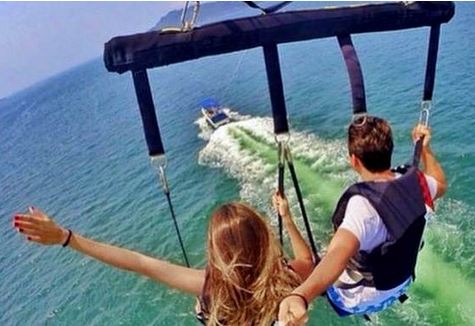 FOTOLAJM/ Lorik Cana pushime të rrezikshme, foto të guximshme me Monicën