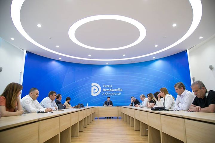 Basha: Pranojmë defekte pa kompleksitet, hajdutët dhe zuzarët po shkatërrojnë rininë në gen