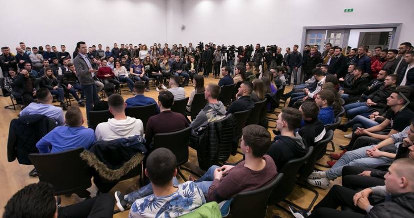 Lulzim Basha: Të largojmë qeverinë që askush mos të ikë nga qeveria