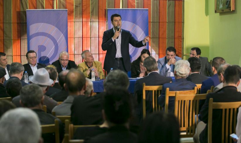 Lulzim Basha: Edi Rama e shiti buxhetin e shtetit tek klientët e tij