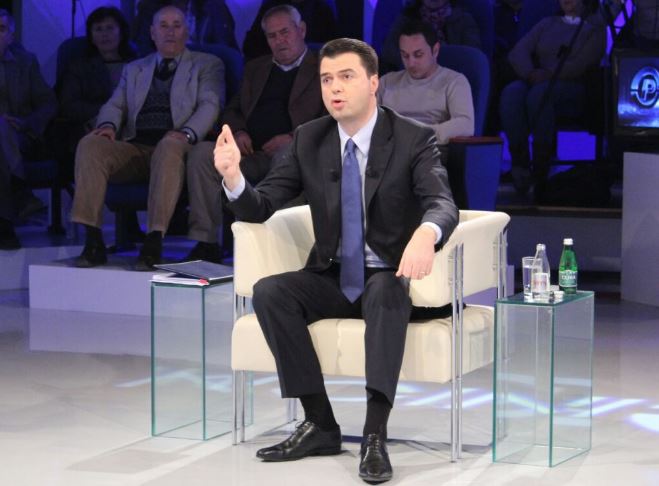 Basha numëron pengesat që vijnë nga qeveria për hapjen e negociatave