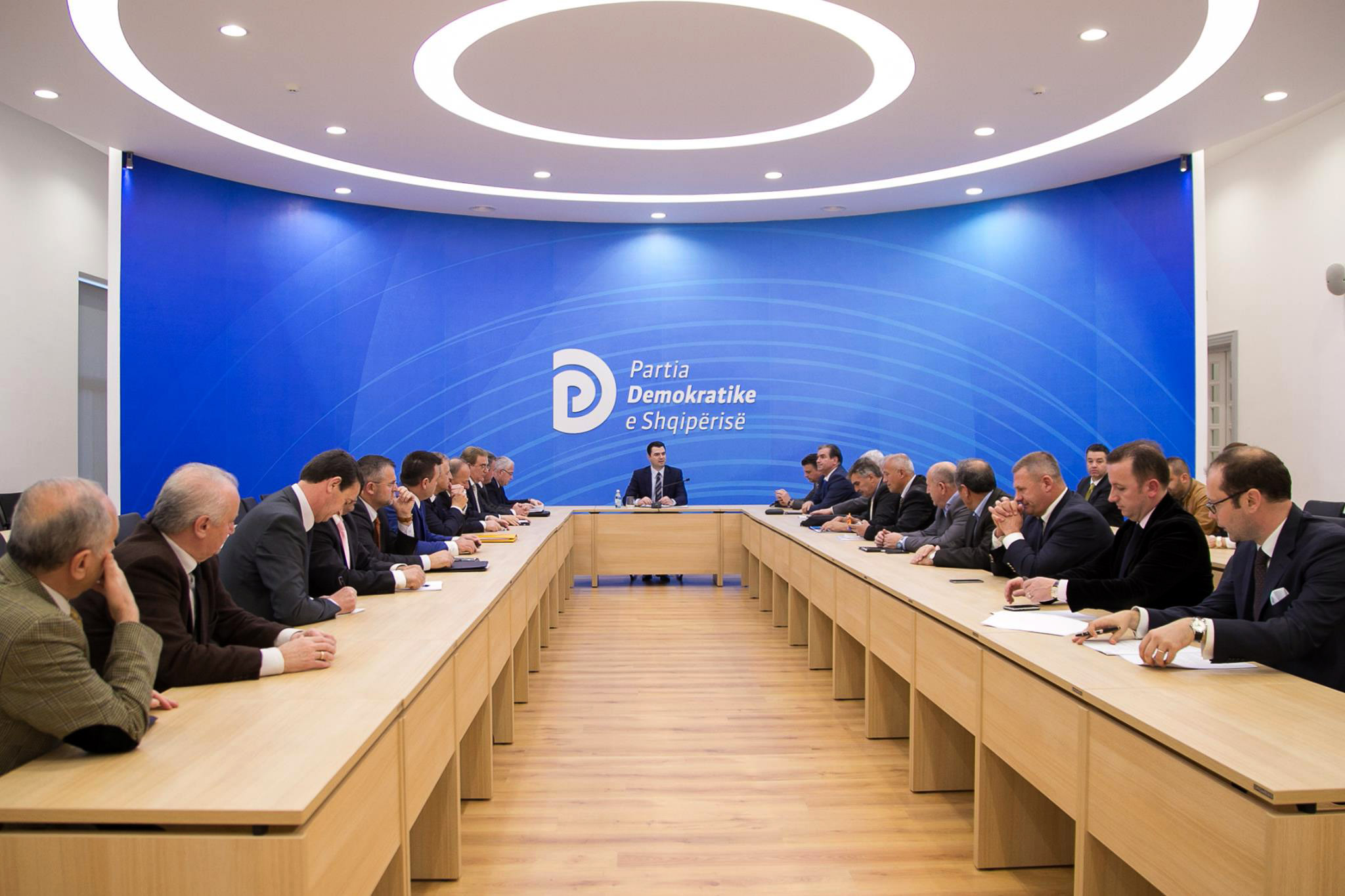 PD sot negociata me aleatët, ngushtohet lista e kandidatëve për bashkinë e Tiranës