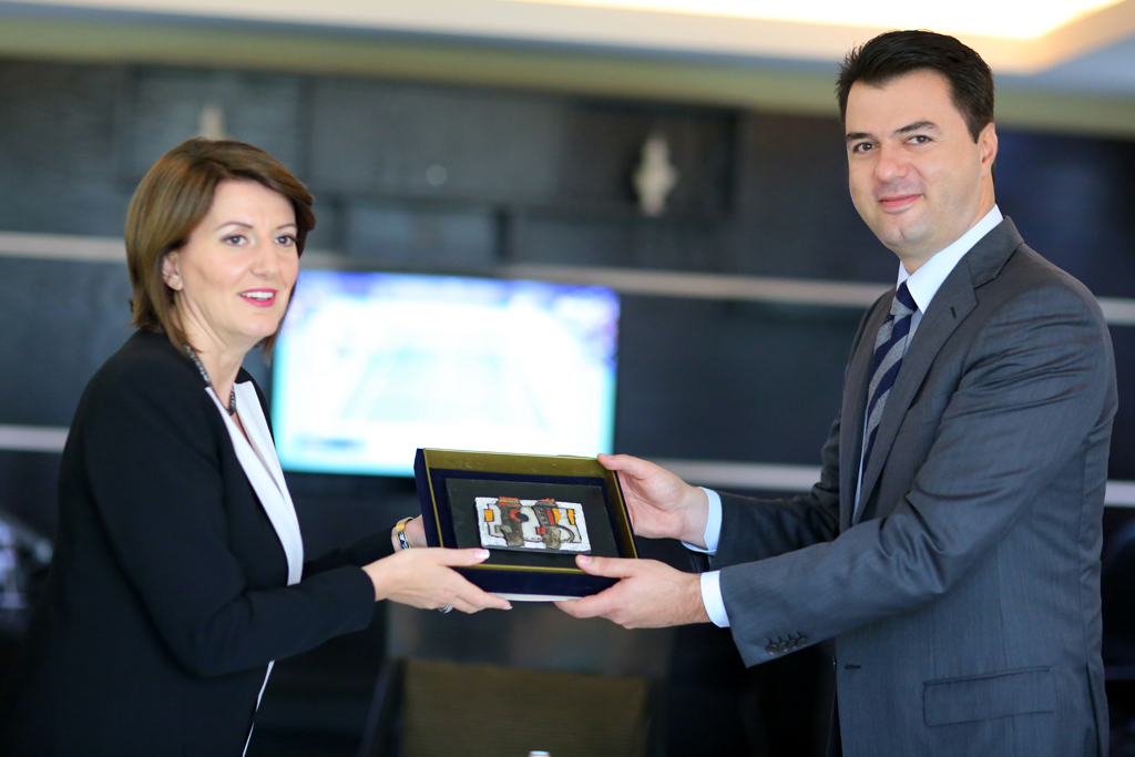 Basha – Jahjaga: Veprime konkrete për shmangien e pengesave doganore për sipërmarrësit