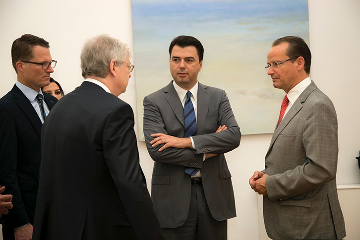 Deputeti gjerman Krichbaum: Pa kompromis reforma nuk mund të japë një drejtësi të pavarur