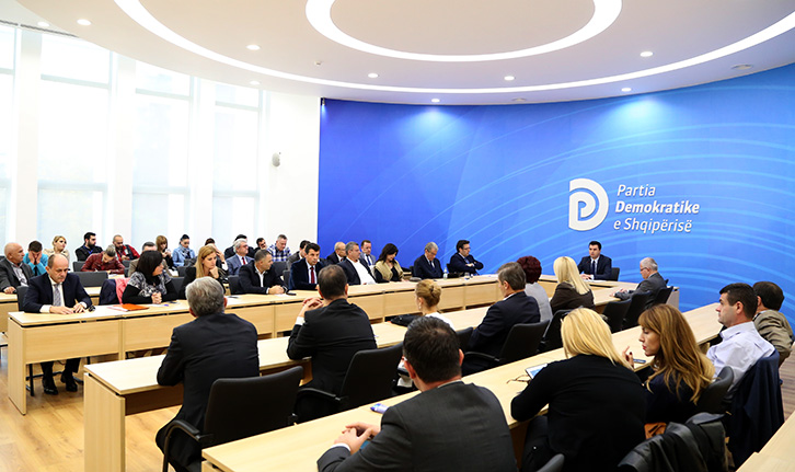 PROJEKTLIGJET/ PD depoziton në Kuvend dy iniciativa, për dekriminalizimin dhe komisionet hetimore