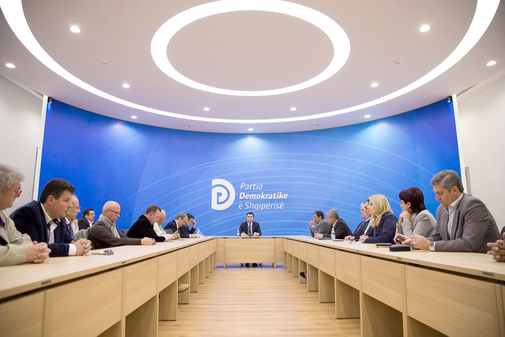 Basha: Kandidatët e dyshes Rama – Meta në Poliçan, Krujë e Kavajë, të implikuar në trafiqe, vrasje dhe pengmarrje