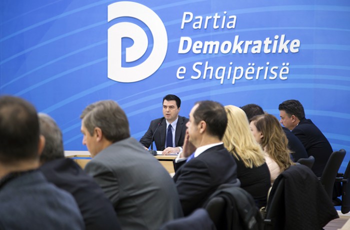 Selami kërkon falje për nxitimin, vlerëson Bashën për maturinë