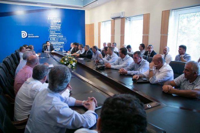 Përfundon takimi i Bashës me krerët e PD: Protesta të përshkallëzohet, nuk ka tërheqje nga kërkesat e opozitës