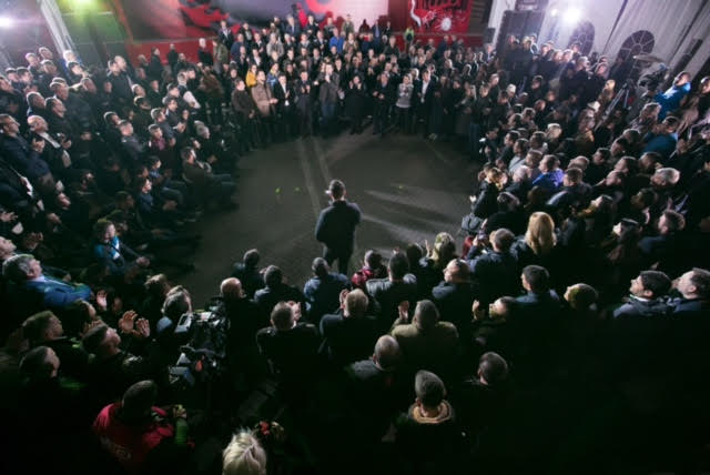 Basha me të rinjtë: Nuk jemi në betejë alternativash por në një betejë ekzistenciale, ndaj ka vetëm një rrugë