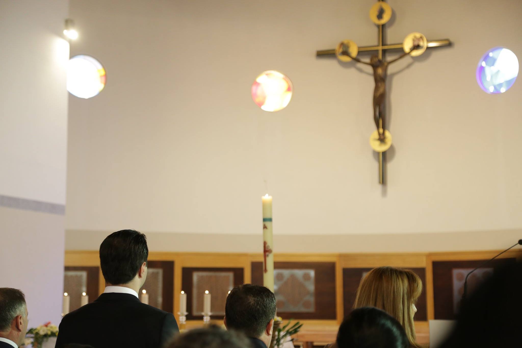 Basha uron katolikët dhe ungjillorët