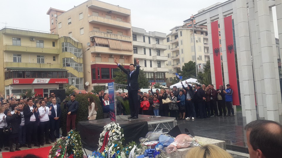 Shkodra përkujton 4 dëshmorët, Basha brohoritet nga mijëra të rinj