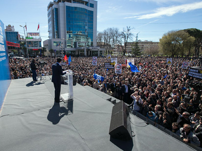 PD protestë në Shkodër, Basha: Shqipëria nën thundrën e krimit të veshur me pushtet