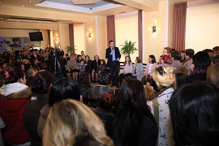 Edi Rama edhe në 8 Mars nuk ndalet në shkarkimin e grave nga puna