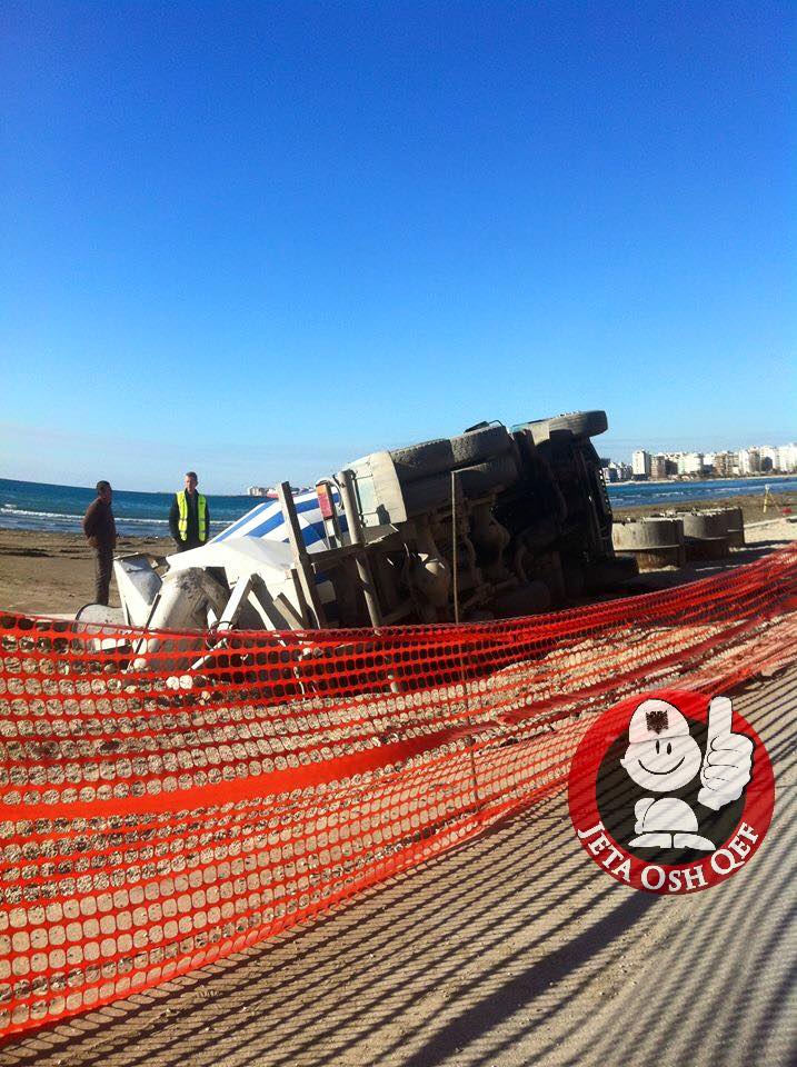 FOTO LAJM/ Kush e ka “mallkuar” Lungomaren në Vlorë?!