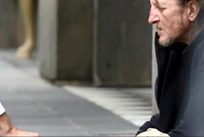 Gjendet një endacak amerikan në Tiranë, dërgohet në qendrën sociale