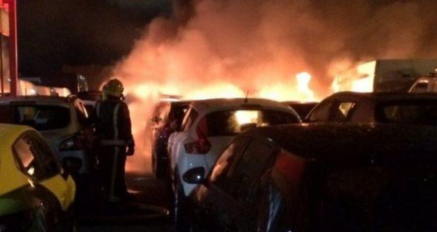 Fier, digjet një magazinë