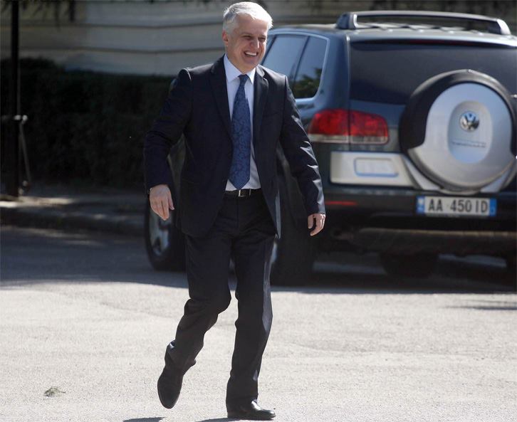 Majkos “i vjedhin” pallton në selinë e PS, as Garda nuk e ruajti dot