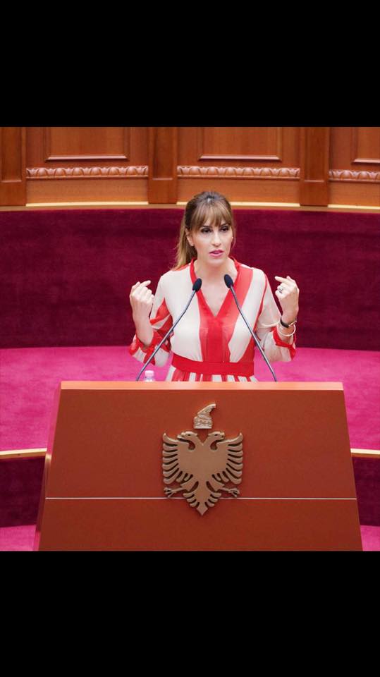 Dy “Verat” e Majlinda Bregut