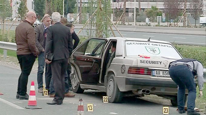 Grabitja e parave në autostradë, policia shoqëron 5 persona