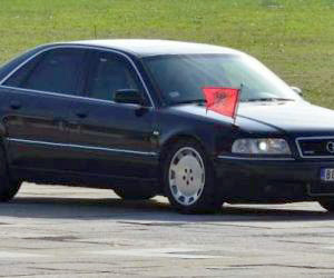 SKANDAL/ Ambasadat shqiptare shëtitje dhe dhurata ministrave me fondet e festave kombëtare