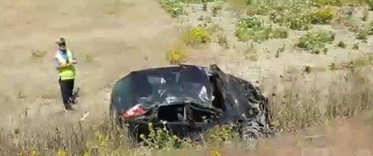 Vlorë, shmangin përplasjen me motorin, aksidentohen dy të rinj