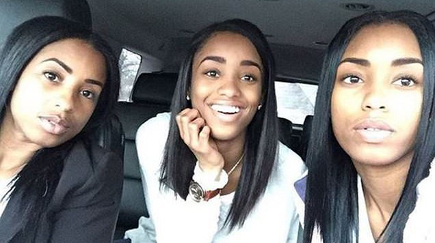 FOTO LAJM/ Cila prej vajzave në foto është mamaja…?!