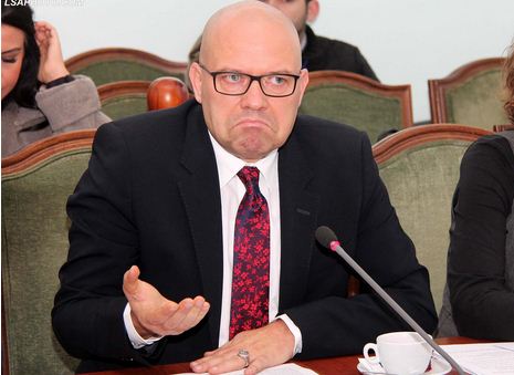 Dha dorëheqjen apo e shkarkoi Rama? Flet Ylli Manjani