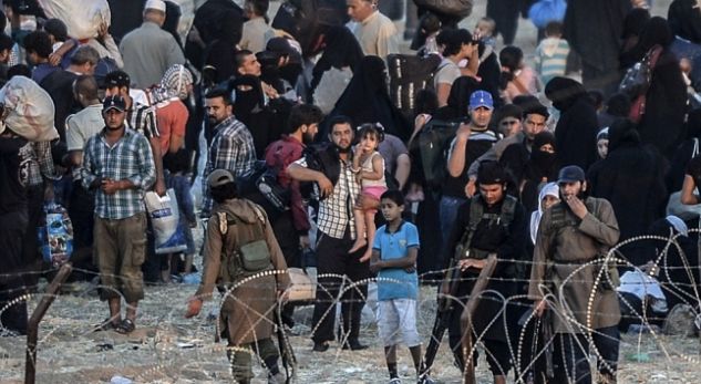 Vala e emigrantëve, Maqedonia shpall gjendjen e jashtëzakonshme