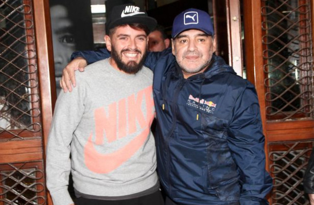 FOTO LAJM/ Maradona takon pas 30 vitesh djalin e jashtëligjshëm