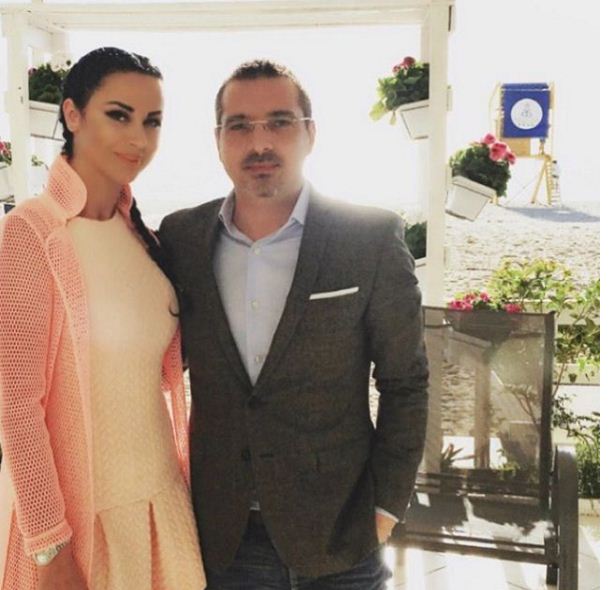 FOTO LAJM/ Saimir Tahiri djeg etapat e moshës