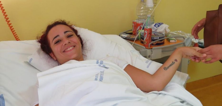 DËSHMIA/ Vëllai plagos motrën me armë se veshi minifund