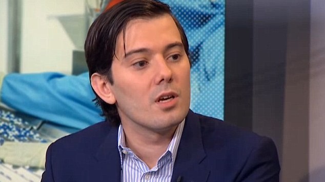 Tërhiqet “shqiptari më i urryer”, ul çmimin e ilacit të HIV/AIDS