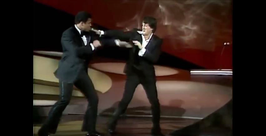 VIDEO/ Kur Muhammad Ali & Sylvester Stallone e shndërronin skenën e “Oscar” në “arenë” boksi