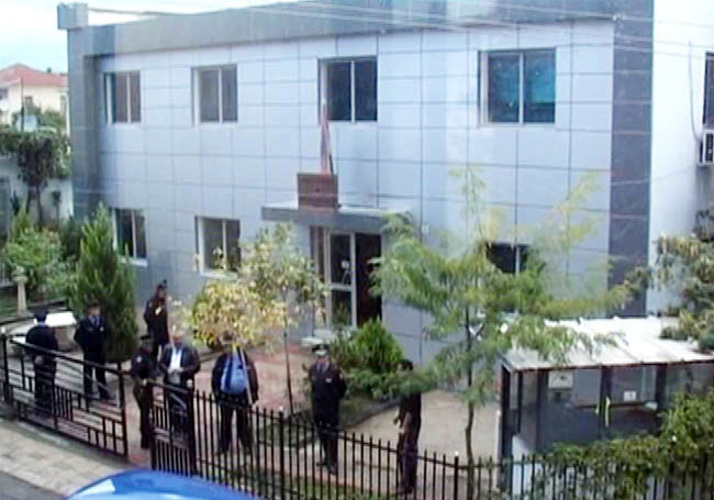 DHUNA/Shikoni cfarë i kanë bërë kësaj familjeje në Mat