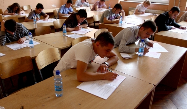 DATAT E REJA/ Provimet e lirimit, ministria e Arsimit ndryshon datat për shkak të zgjedhjeve