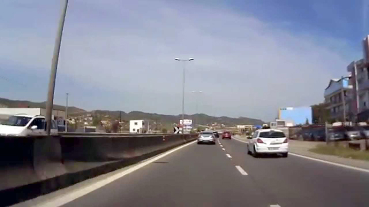 VIDEO/ Aksidenti në Kashar, “si e kanë copëtuar” punëtorin e mirëmbajtjes së rrugëve