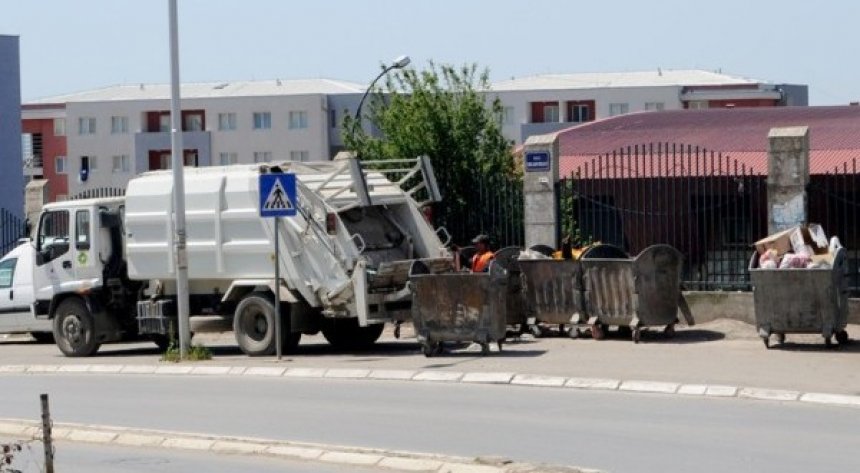 Tenderi 2 miliardësh i pastrimit të Tiranës, nipi i deputetit socialist përplas Bashkinë me APP