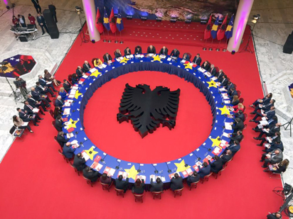 Kosova dhe Shqipëria, mbledhje të përbashkët qeverie, firmosin 11 marrëveshje