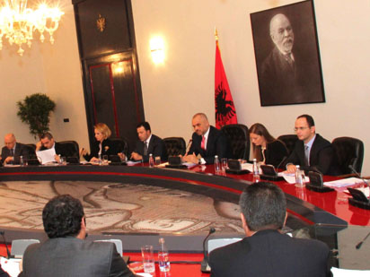 Qeverisë shqiptare i trazohet rehati nga marrëveshja