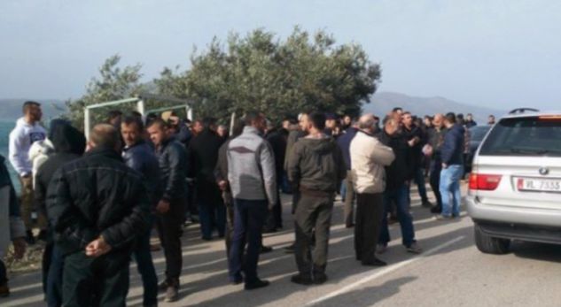 Berisha u bashkohet protestave të Mbrostarit