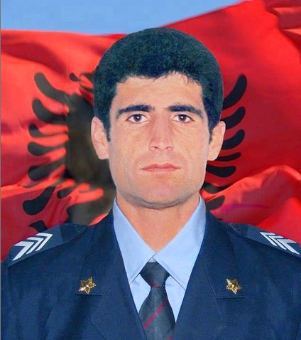 Vajza, letra e dhimbshme për babain e saj, policin dëshmor Azem Meshi