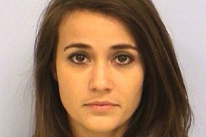 Arrestohet mësuesja e matematikës, kreu mardhënie me dy nxënës