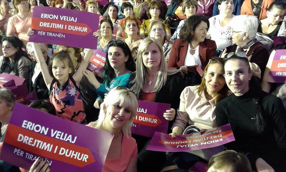 SKANDAL/ Tiranë, DAR data-base për bindjet politike të mësuesve