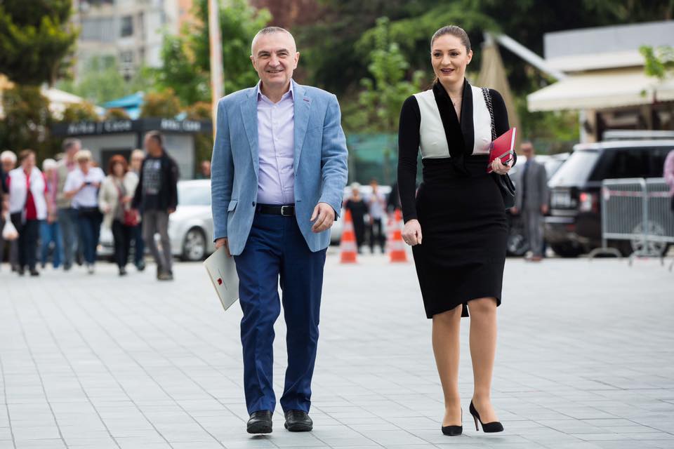 FOTOT/Shikoni këto 2 foto të Metës sot dhe kuptoni si shkoi takimi me Ramën