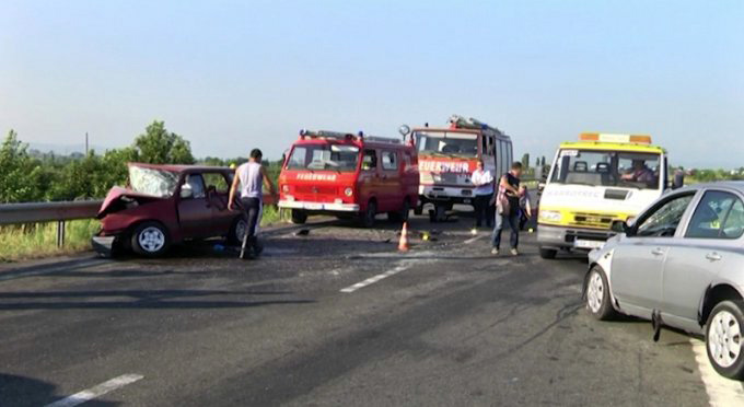 DETAJE/ Milot, aksidenti me një viktimë e 7 të plagosur, arrestohen dy shoferët