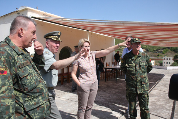 Qeveria dështon të plotësojë standartin e NATO-së