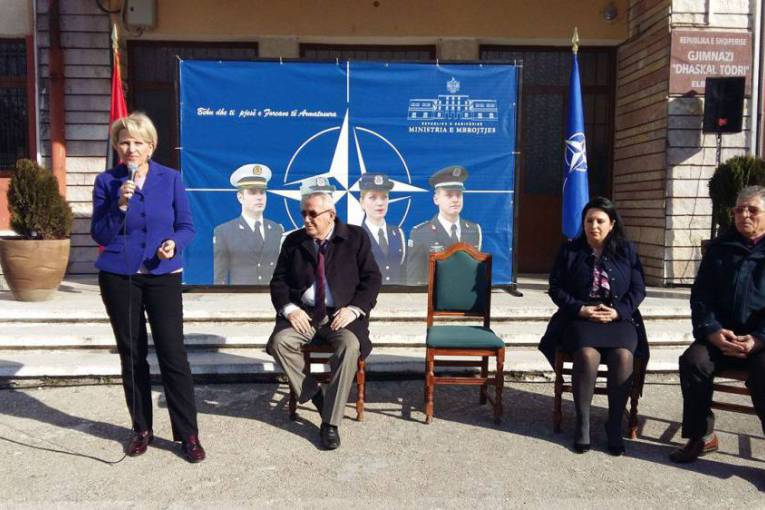 VIDEO/ Mimi Kodheli zbulon ëndrrën e saj të fëmijërisë…, çfarë dëshironte të bëhej kur të rritej…!