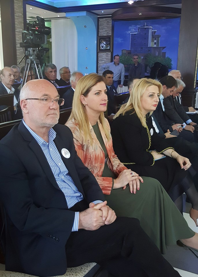 Deputetet e parlamentit të Shqipërisë, takim me ish-gratë refugjatë të Kosovës