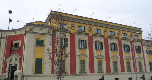 Bllofi i Ramës, argumenton se si të pasurit paguajnë më pak energji se të varfrit pas heqjes së fashës